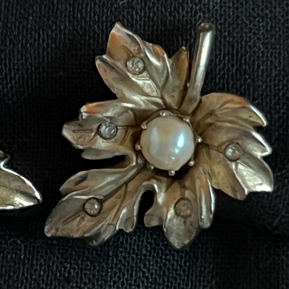 Vintage Coro Earrings - Picture 3 of 9